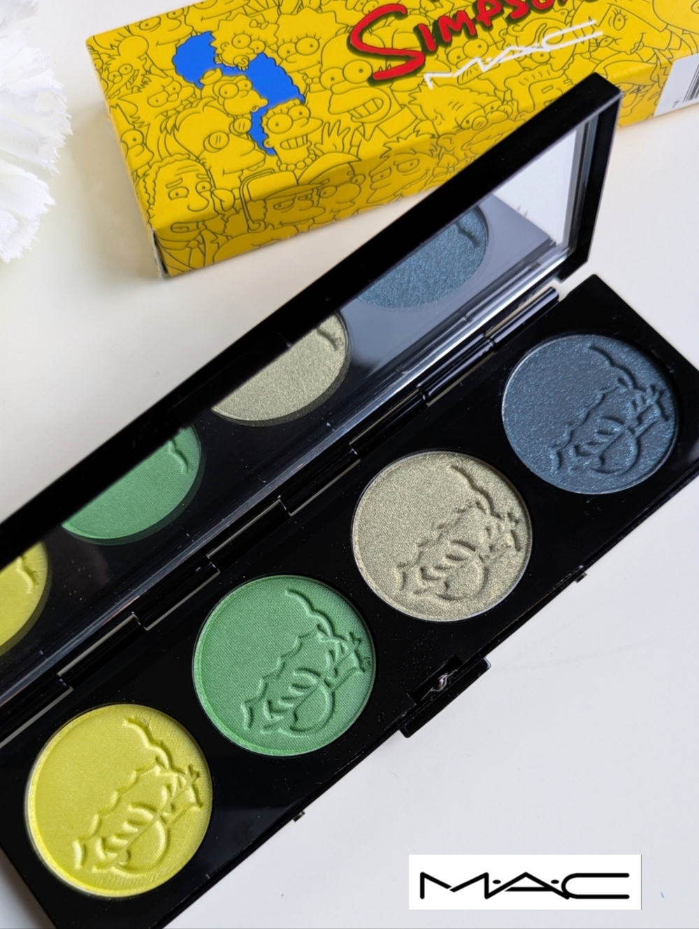 Limited Edition MAC The Simpsons That Trillion Doll Eyeshadow Palette- NIB NEW